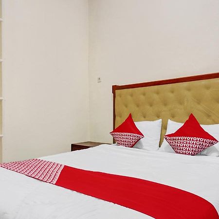 Oyo 90702 Wisma Tobana Kebayoran Mencil Eksteriør bilde