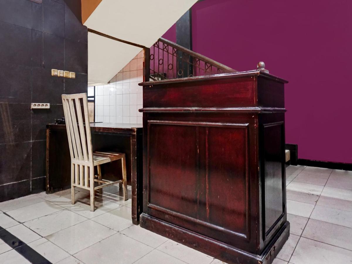 Oyo 90702 Wisma Tobana Kebayoran Mencil Eksteriør bilde