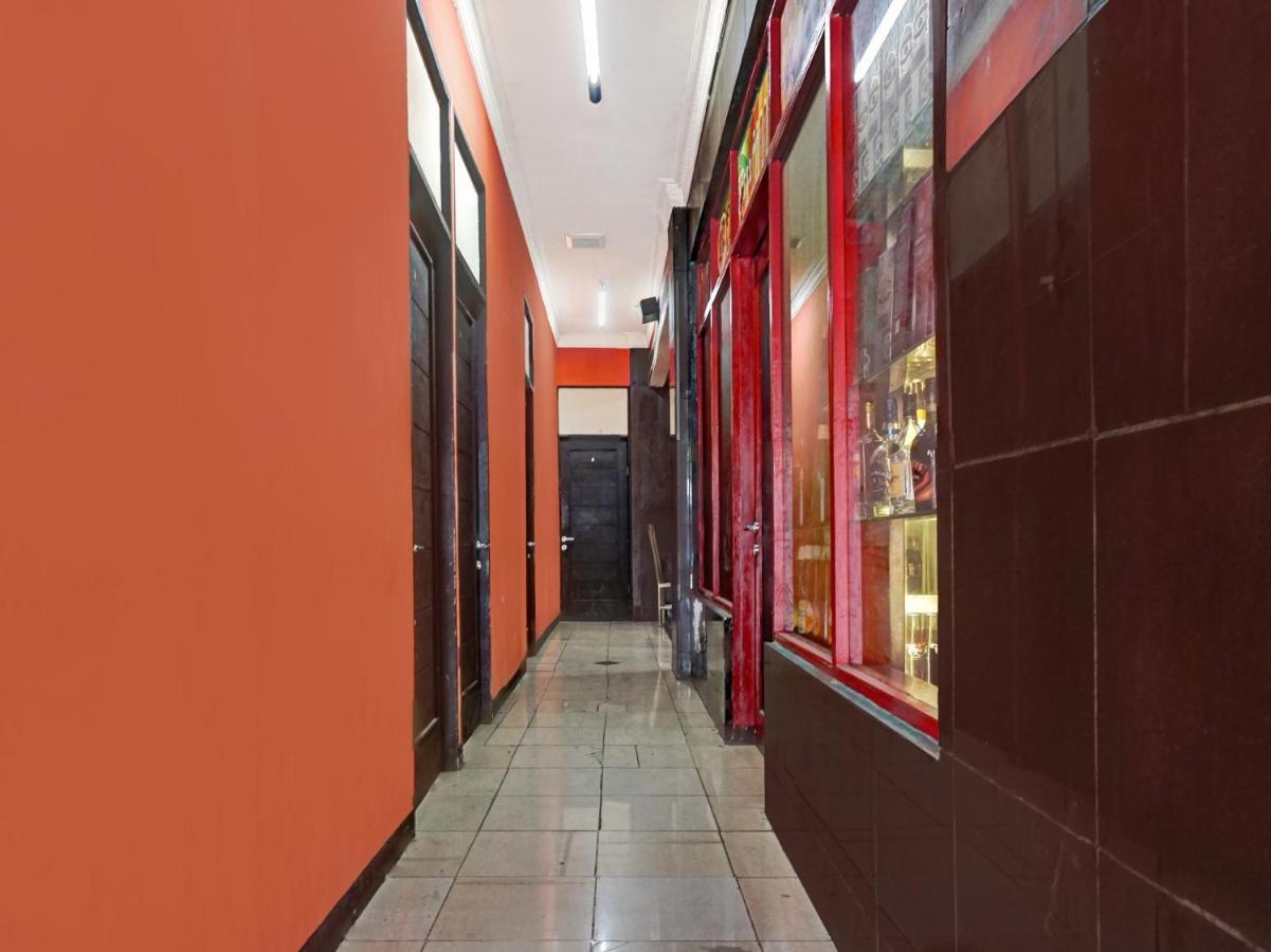 Oyo 90702 Wisma Tobana Kebayoran Mencil Eksteriør bilde